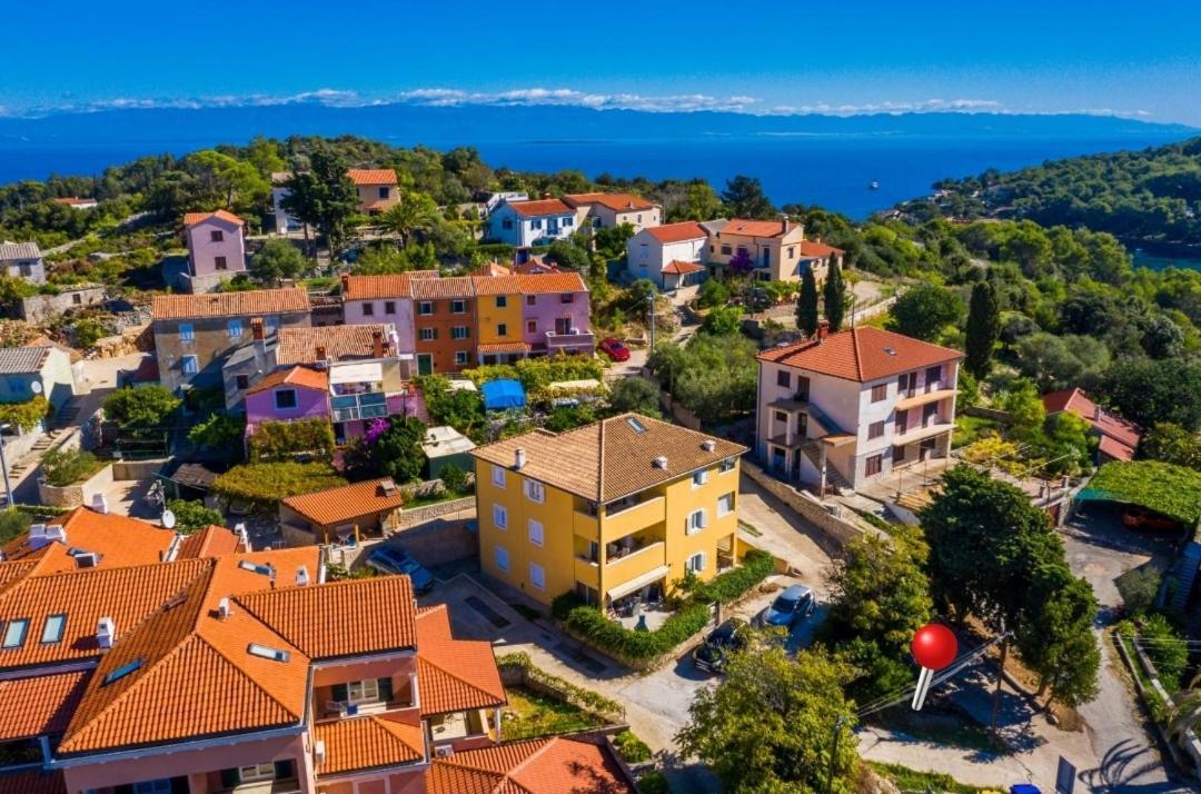 Appartement Bozena à Mali Lošinj Extérieur photo